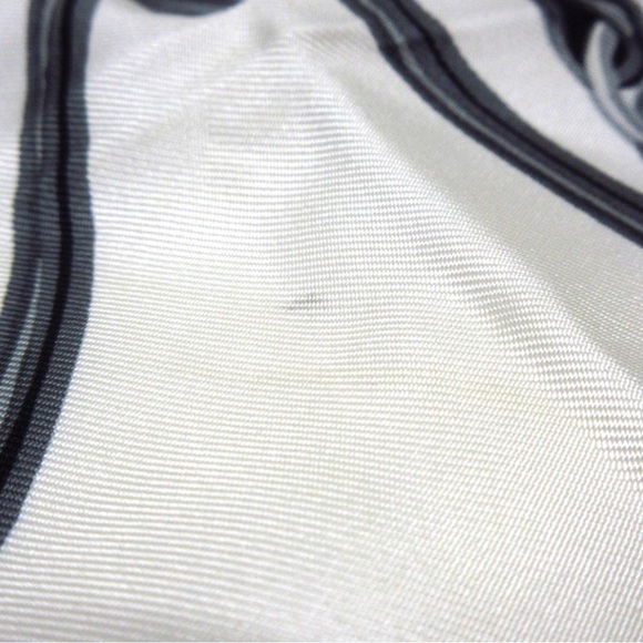 HERMES BRIDES de GALA Silk scarf Cream, Light Pink, Multi in good condition - Picture 5 of 5